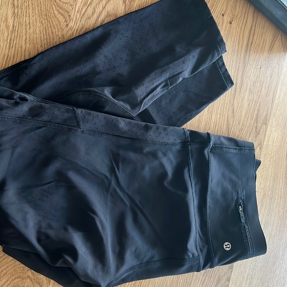 Lululemon crops